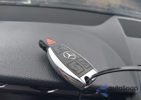 2009 Mercedes-Benz C 300 Luxury 4Matic/Sport 4Matic z USA, uszkodzony, nr VIN WDDGF81X19R084822